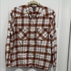 Women’s Plaid Button-Up Shirt in Rust & White